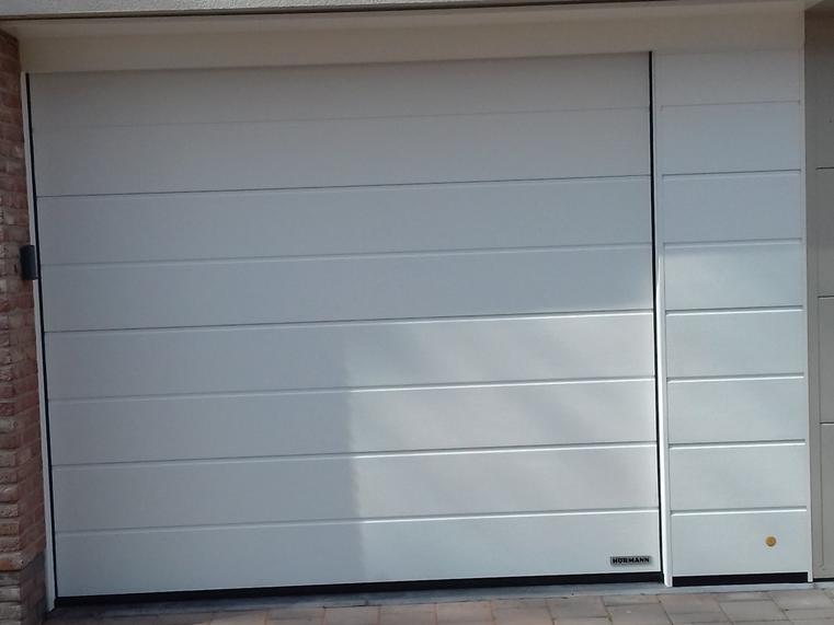 Hörmann - Klassieke garagepoort M-profilering Wit, uit staal