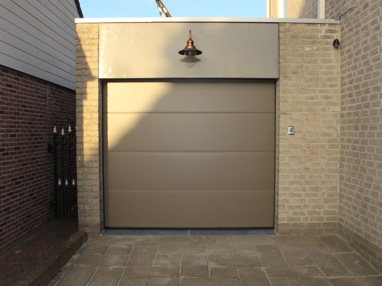 Hörmann - Klassieke garagepoort L-profilering Beige, uit staal