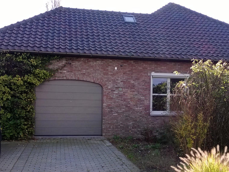 Hörmann - Klassieke garagepoort M-profilering Houtlook, uit staal