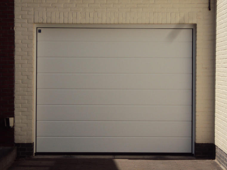 Hörmann - Klassieke garagepoort M-profilering Wit, uit staal