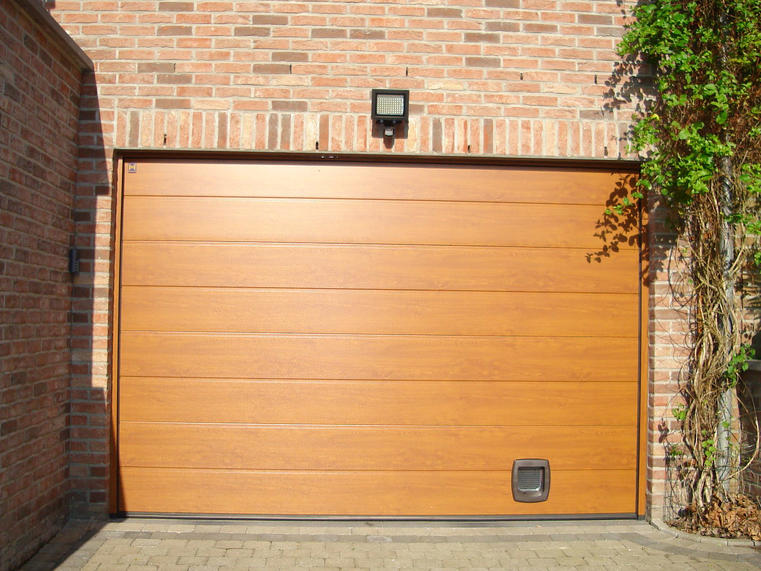 Hörmann - Klassieke garagepoort M-profilering Houtlook, uit staal