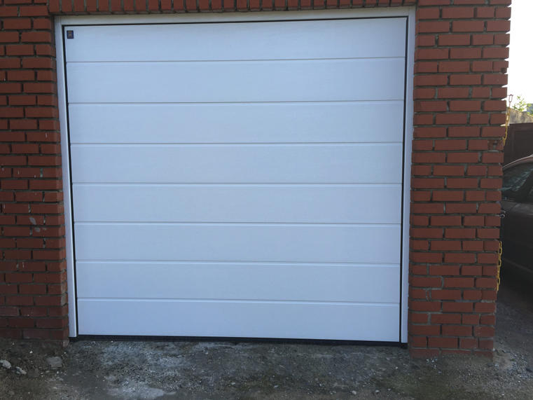 Hörmann - Klassieke garagepoort M-profilering Wit, uit staal