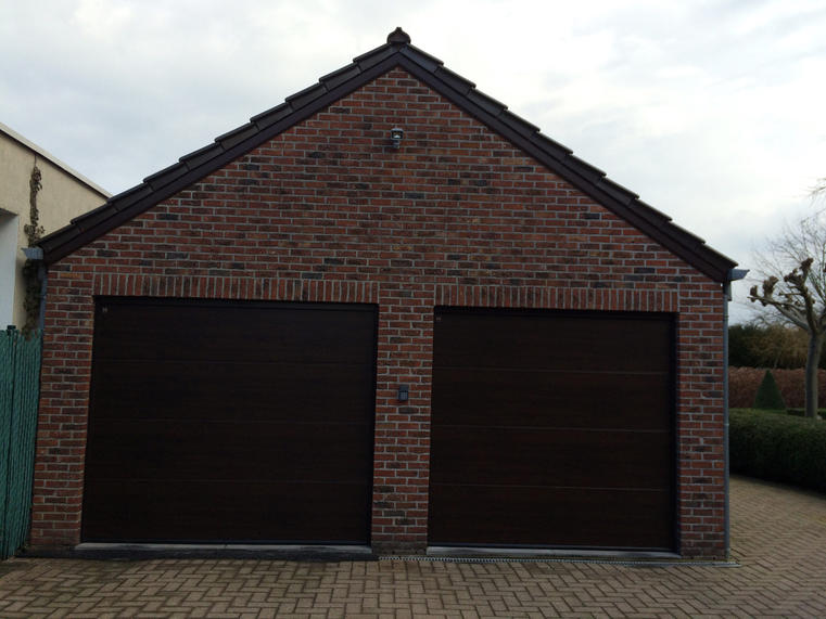 Hörmann - Klassieke garagepoort L-profilering Bruin, uit staal