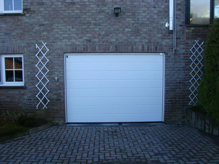 Hörmann - Klassieke garagepoort M-profilering Wit, uit staal