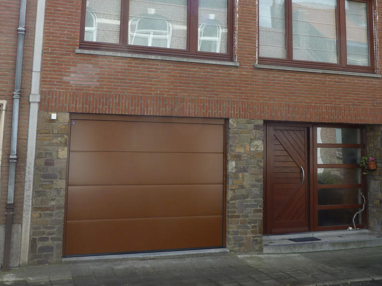 Hörmann - Klassieke garagepoort L-profilering Bruin, uit staal