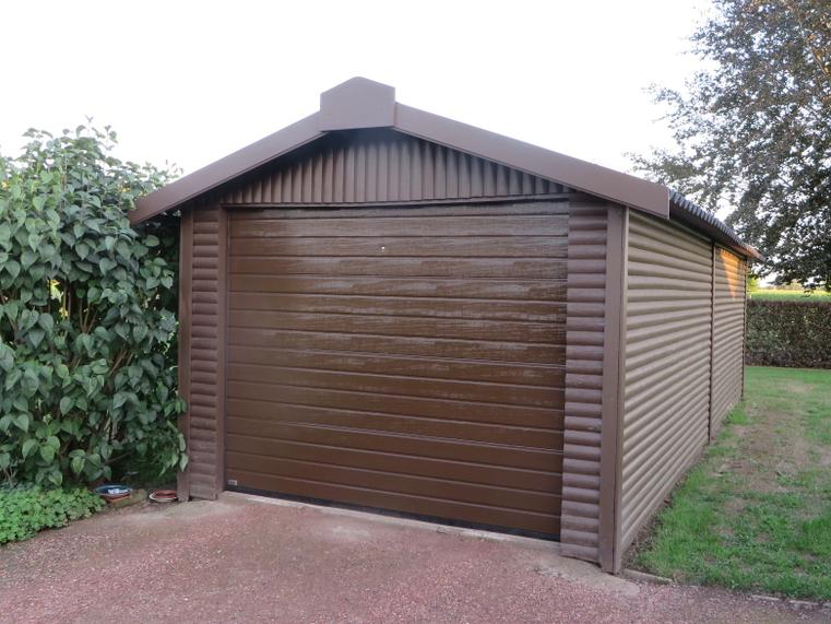 Hörmann - Klassieke garagepoort S-profilering Bruin, uit staal