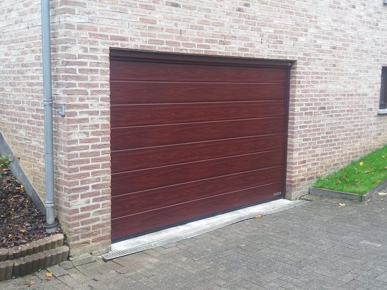 Hörmann - Klassieke garagepoort M-profilering Houtlook, uit staal