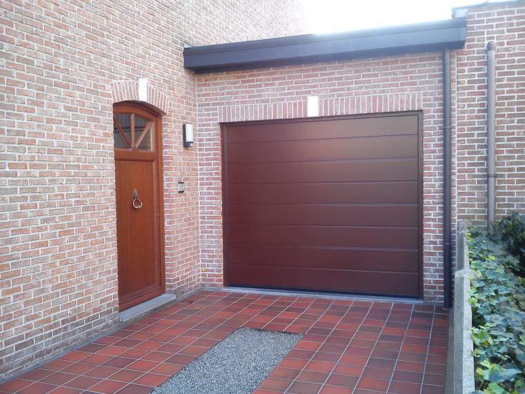 Hörmann - Klassieke garagepoort M-profilering Bruin, uit staal