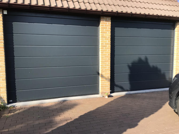 Hörmann - Moderne garagepoort M-profilering Grijs, uit staal