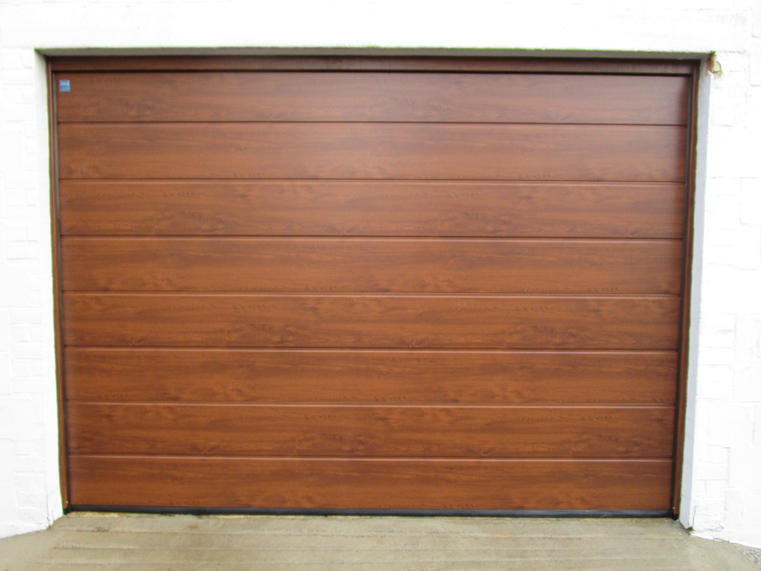Hörmann - Klassieke garagepoort M-profilering Houtlook, uit staal