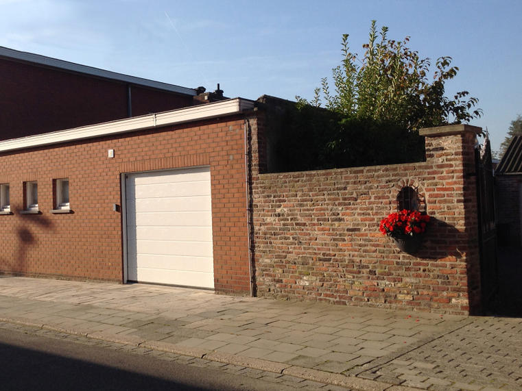 Hörmann - Klassieke garagepoort M-profilering Wit, uit staal