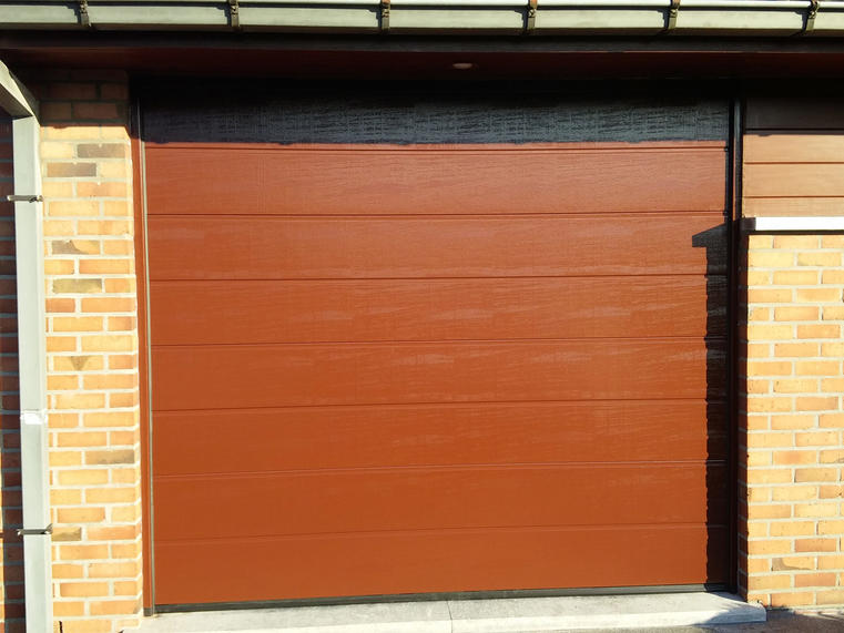 Hörmann - Klassieke garagepoort M-profilering Bruin, uit staal